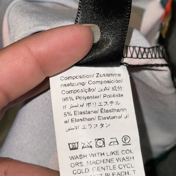 Shein Curve Tank Top Women's 0XL Multicolor Floral Spaghetti Straps V-Neck - Picture 7 of 8